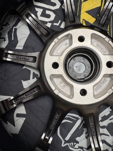 「商談中」⑯165/55R15新品タイヤ4本と中古美品ホイールとナット付き