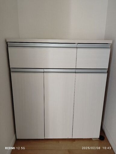 ゴミ箱付いた収納棚