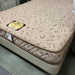 足付きマットレス　ベッド　セミダブル