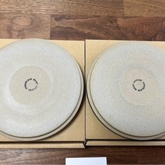 HASAMI PORCELAIN の18.5cm プレートの2枚セットの画像