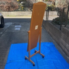木製　スタンドミラーの画像