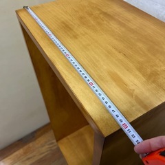 四角の家具？重厚な木の多目的台の画像