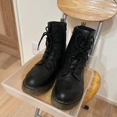 編み上げブーツ
