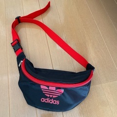 adidasウエストポーチ