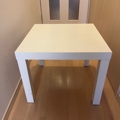 IKEAのローテーブル
