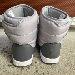 スノーブーツ 22cmの画像