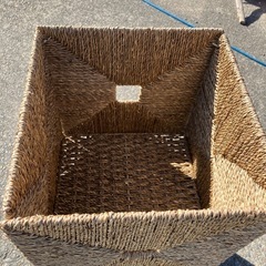 残り１つ！！　IKEA 収納 箱 KNIPSA クニプサ ひとつ900円　バスケット, シーグラス（水草）, 製　サイズ　32x33x32 cmの画像