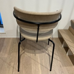 チェア　ベージュの画像