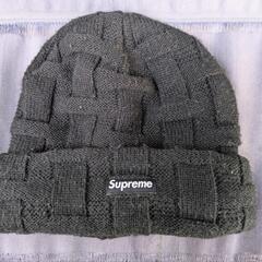 Supremeニット帽