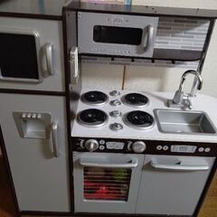 【おもちゃ】ヨーロッパの本格キッチン (フライパン鍋付) 【おままごと】の画像