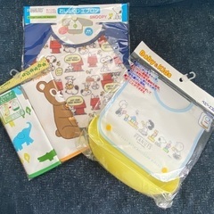 お食事エプロン　3種　4枚セット　（スヌーピー2種、動物1種）新...