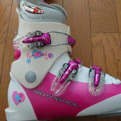 ①ジュニアスキーブーツの画像