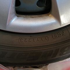 ヨコハマ　ノーマルタイヤ　ブルーアース　145/80R13　中古　ホイール付　4本￥4,000の画像