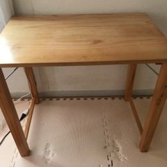 折り畳みできるワークデスク