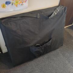 折りたたみ施術ベッドの画像