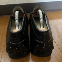 TOD‘S 黒ドライビングローファー　37.5の画像