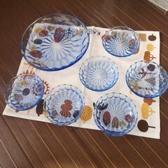 【値下げ！】超美品✨昭和レトロ♪ 青いガラスの盛皿＆小皿のセット