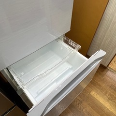まだまだ使える激安冷蔵庫!! おすすめです!! TOSHIBA 426L 5ドア ベジータ 2013年 GR-F43G  自動製氷機付きの画像