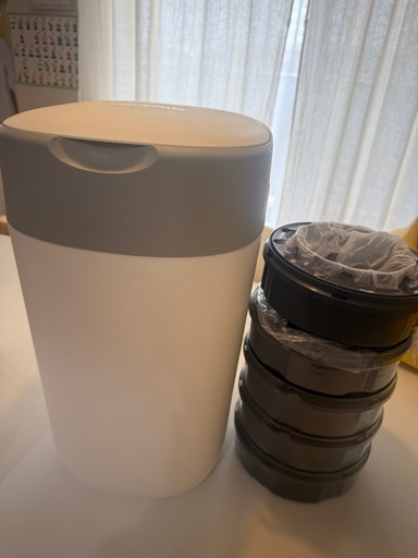 (決まりました)コンビ　おむつポット(カートリッジ3個分の値段以下で、おむつポットが付きます!)