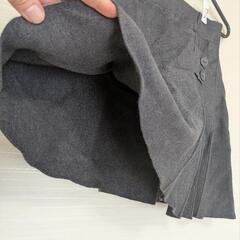 グレー系スカートの画像