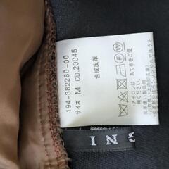 合成皮革スカートの画像