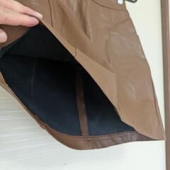 合成皮革スカートの画像