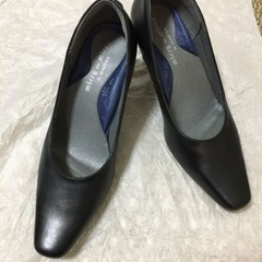 あげます【美品】フォーマル黒革パンプス/23.5センチ　