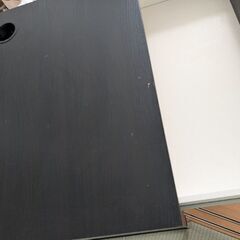 IKEAで買ったデスクの画像