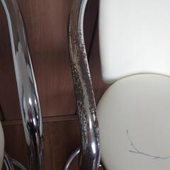 カウンターチェア二脚の画像