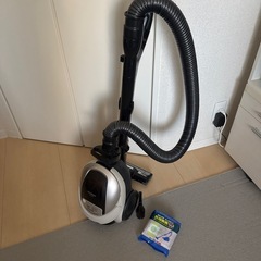 　日立製　コード式掃除機