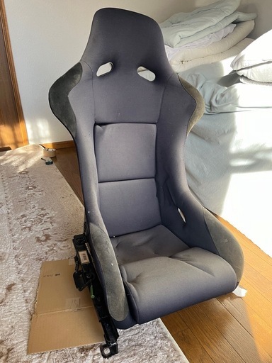 フルバケ メーカー不明