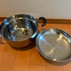 未使用　ふきこぼれにくい大きめ両手鍋の画像