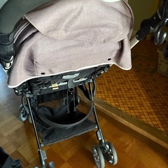 Aprica ベビーカーの画像