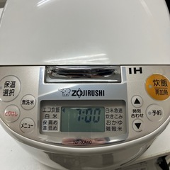 A2502-191 NP-XA10　ZOJIRUSHI 16年式 IH炊飯ジャー 5.5合 通電確認済み キズ汚れ有りの画像