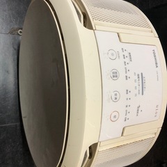 TOSHIBA製の空気清浄機CA-KF40Xの画像
