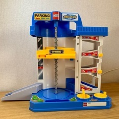 【中古】トミカ ぐるぐる回転パーキングの画像