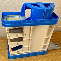 【中古】トミカ ぐるぐる回転パーキングの画像