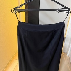 レディーススーツの画像