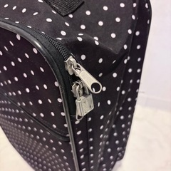 布製ドット柄キャリーケースの画像