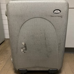 グレー大型スーツケース
