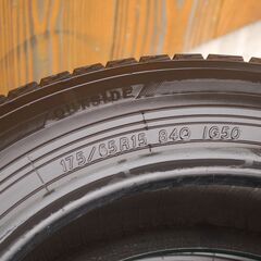 ヨコハマスタッドレスタイヤ４本の画像