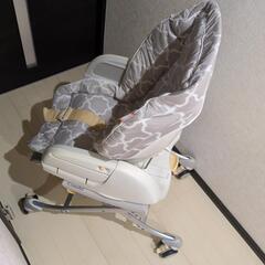 ゆらゆら　赤ちゃん　ベビーベッド　イス　手動　combi　の画像