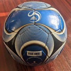 adidas 5号球 サッカーボールの画像