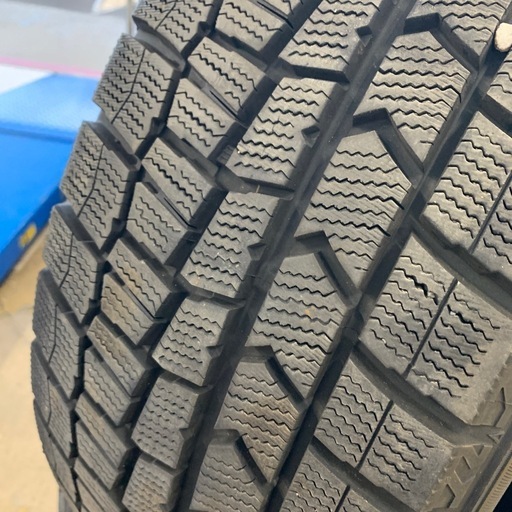 215/55R17       ダンロップバリ山スタッドレス