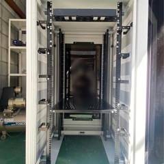 A301【大阪】河村電器産業 大型サーバーラック「HDVT25-9012WS」鍵、キャスター付きの画像