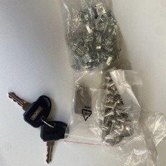 A301【大阪】河村電器産業 大型サーバーラック「HDVT25-9012WS」鍵、キャスター付きの画像