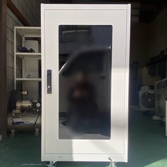 A301【大阪】河村電器産業 大型サーバーラック「HDVT25-9012WS」鍵、キャスター付きの画像