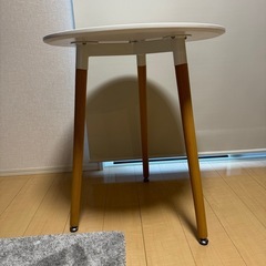 ホワイトテーブル センターテーブルの画像