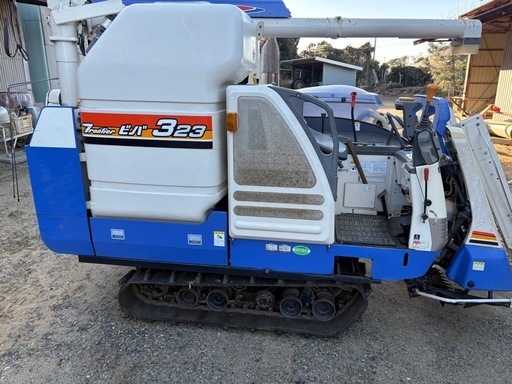 イセキ　コンバイン　HVG323