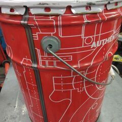 20Lペール缶です。中身は入っていません。現在室内保管です。画像のとおりフタ付ですの画像